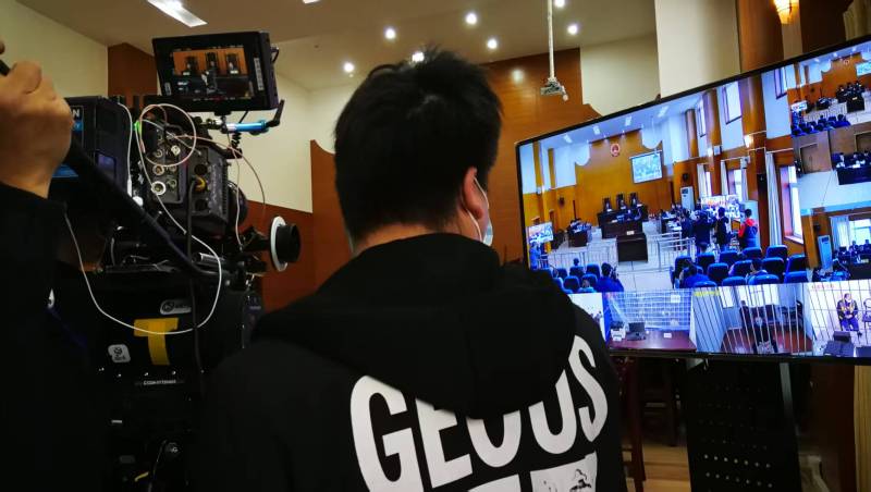 AI生成VS人工创意——迁安市广告片拍摄公司的技术浪漫主义实践